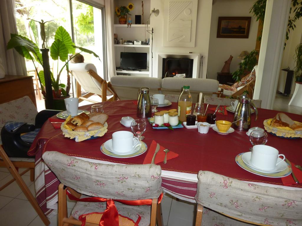 Bed and Breakfast La Genestiere Clermont-lʼHérault Exterior foto